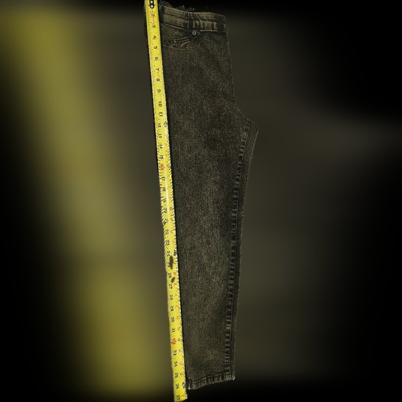 Logo By Lori Goldstein GREEN Acid Wash Pull-on Slim Leg Denim Pants - Picture 10 of 12